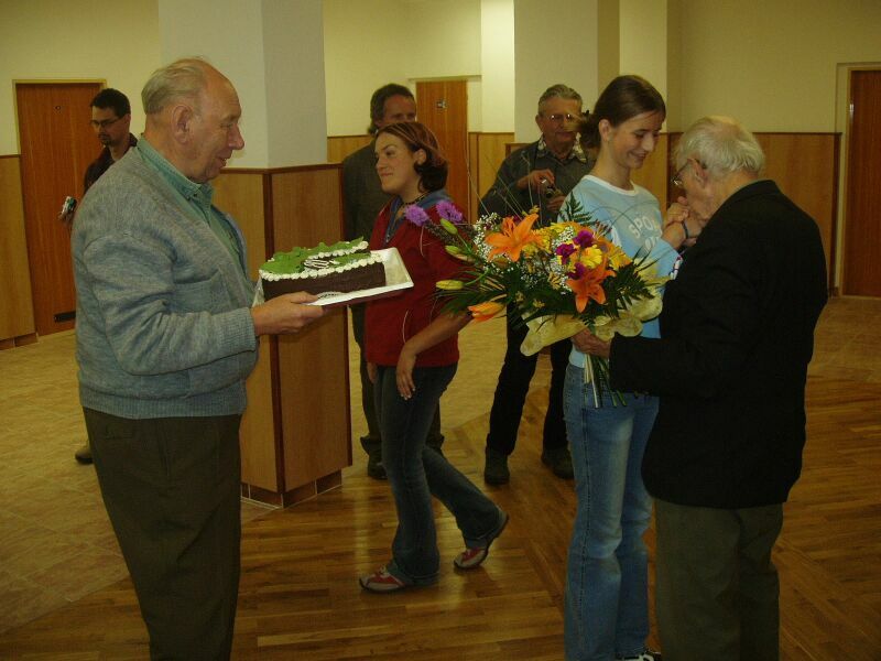 Gratulanti Galnovi k 80. narozeninm na PONSu 2004 v Ostrav